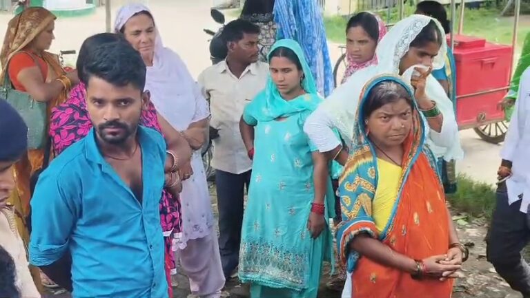 Bihar : मझौलिया में अकड़ाहा नदी में डूबने से दो मासूम छात्राओं की मौत, गांव में पसरा मातम, एसडीआरएफ की देरी पर सवाल