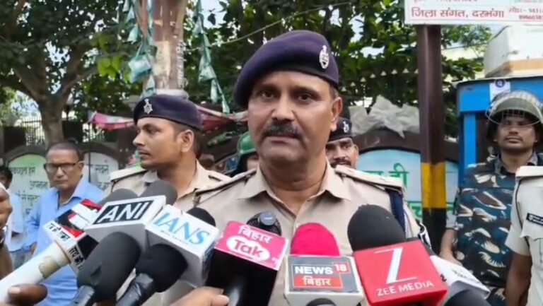 Bihar : NEET प्रदर्शन में हिंसा, डिप्टी मेयर नाजिया हसन पर FIR, वायरल वीडियो से बढ़ी मुश्किलें, 32 गिरफ्तार