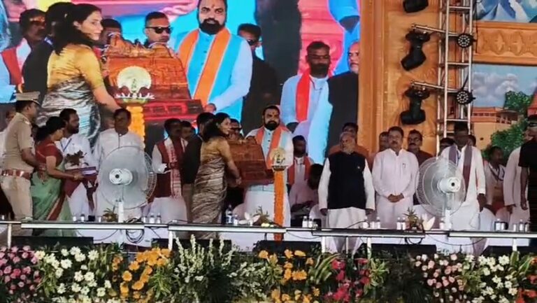 Bihar : मुख्यमंत्री सम्राट चौधरी ने दीप प्रज्ज्वलित कर किया विश्व प्रसिद्ध श्रावणी मेला का उद्घाटन