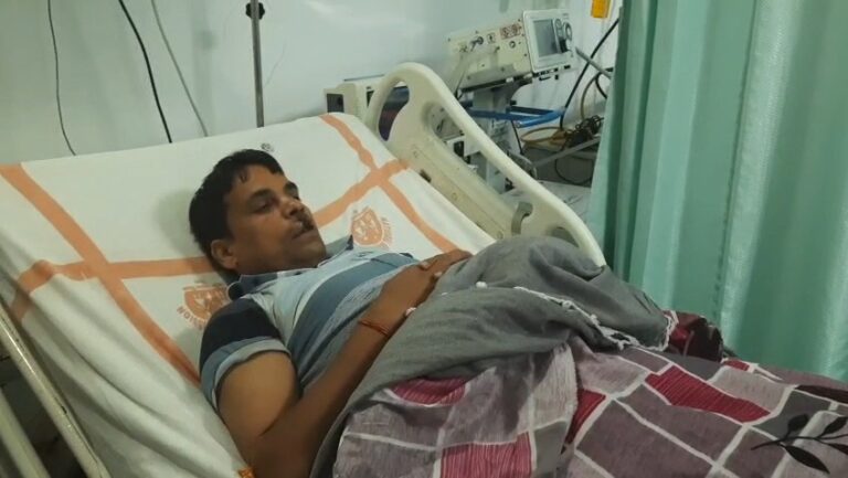 Bihar : मारपीट रोकने गई पुलिस पर ग्रामीणों का हमला, थानाध्यक्ष समेत 4 पुलिसकर्मी घायल, थानाध्यक्ष की हालत गंभीर