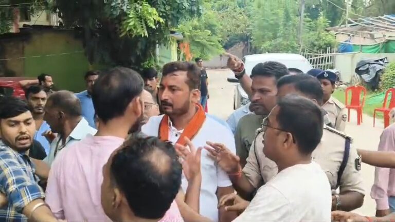 Bihar : बांकीपुर उपचुनाव में भाजपा और जनसुराज कार्यकर्ताओं में झड़प, मतदान केंद्र के बाहर तनाव