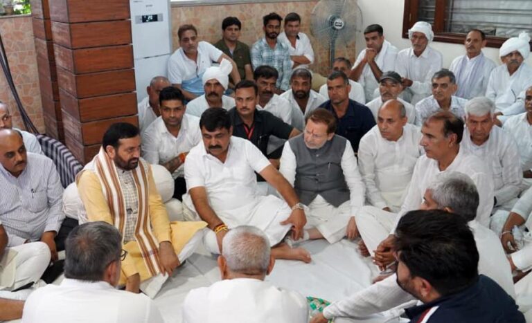 Haryana: मुख्यमंत्री नायब सिंह सैनी ने पूर्व विधायक बलराज कुंडू के पिता के निधन पर तथा प्रसिद्ध हृदय रोग विशेषज्ञ डॉ आदित्य बत्रा के निधन पर जताया शोक, व्यक्त की गहरी संवेदना