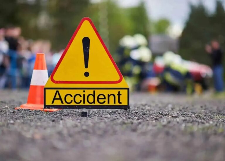 Noida Accident: सैर पर निकले व्यक्ति की टेंपो की टक्कर से मौत, चालक की तलाश
