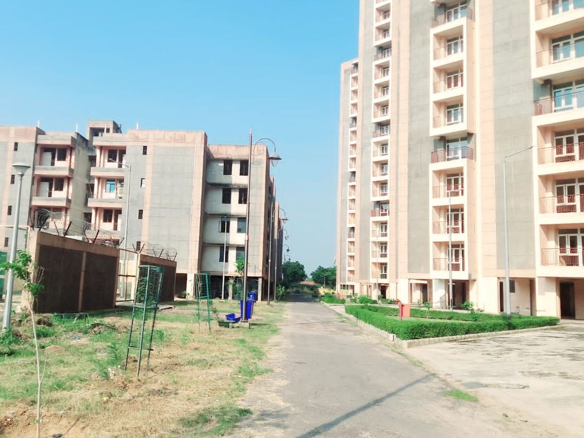 Tenant Verification बिना सत्यापन विदेशी किरायेदार रखने पर कार्रवाई, फ्लैट मालिकों को नोटिस भेजे जाएंगे Tenant Verification बिना सत्यापन विदेशी किरायेदार रखने पर कार्रवाई, फ्लैट मालिकों को नोटिस भेजे जाएंगे