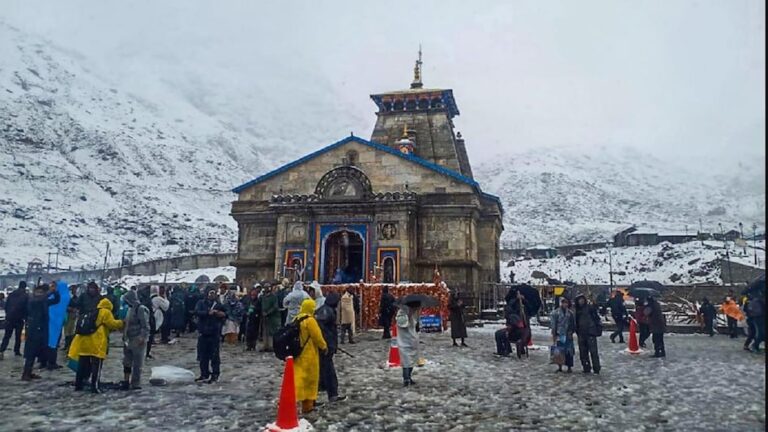 Uttarakhand : तीन दिन बाद फिर शुरू हुई विश्व प्रसिद्ध केदारनाथ यात्रा