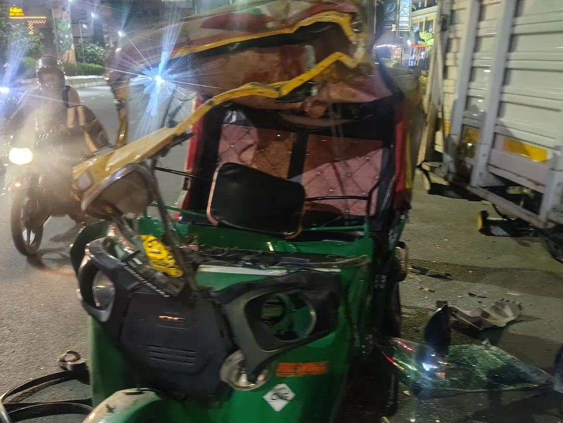 Road Accident: सेक्टर-113 में सड़क हादसा, खड़े ट्रक से टकराया ऑटो, महिला की मौत, पांच घायल Road Accident: सेक्टर-113 में सड़क हादसा, खड़े ट्रक से टकराया ऑटो, महिला की मौत, पांच घायल