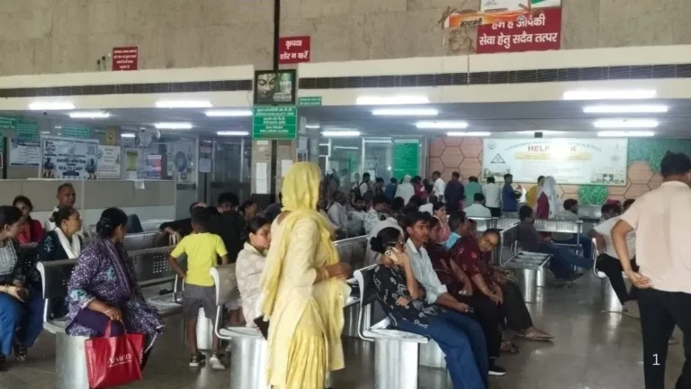 GIMS Greater Noida: जिम्स में सामान्य हुई ओपीडी सेवाएं, बिना पुलिस पहरे के लौटे मरीज