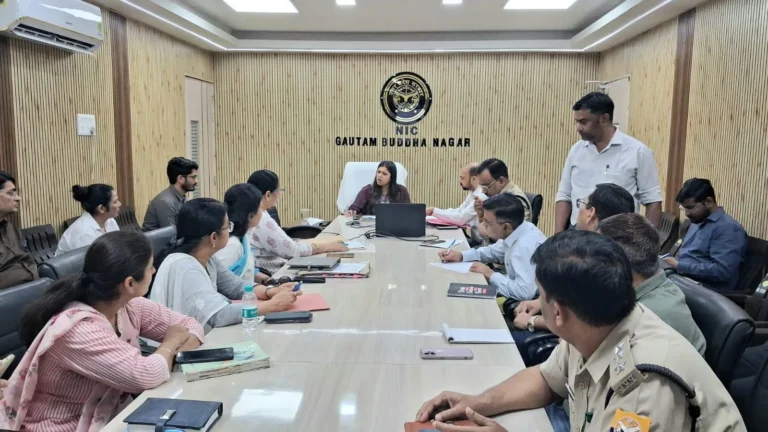 DM noida