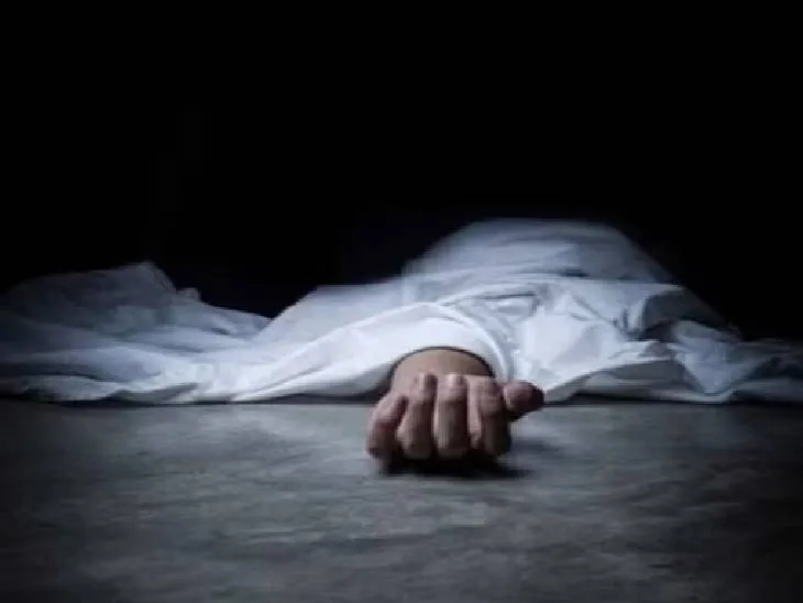 Noida News: सेक्टर-25 में फुटपाथ पर मिला अज्ञात व्यक्ति का शव, गर्मी और डिहाइड्रेशन से मौत की आशंका