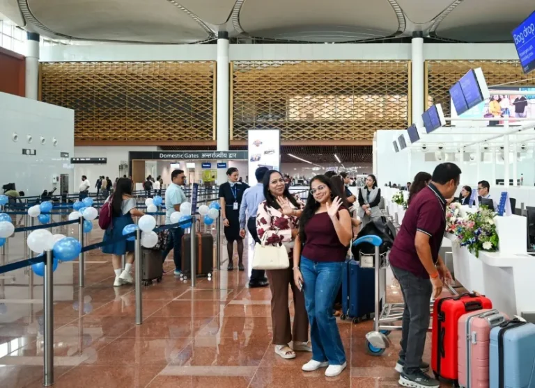 Noida Airport News: नोएडा एयरपोर्ट से श्रीनगर के लिए शुरू हुई सीधी उड़ान, यात्रियों को समय और किराये दोनों में राहत
