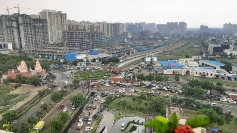 Park Renovation: नोएडा के 60 पार्कों का होगा कायाकल्प, 8 पार्कों के टेंडर जारी