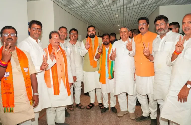 Bankipur By Election: बांकीपुर उपचुनाव में भाजपा प्रत्याशी नीरज कुमार सिन्हा ने भरा नामांकन, एनडीए ने किया शक्ति प्रदर्शन