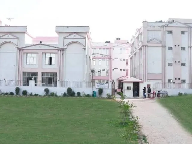 IMS Noida: नए शैक्षणिक सत्र की शुरुआत, छात्रों को उद्योग, कानून और नई तकनीकों से कराया गया परिचित