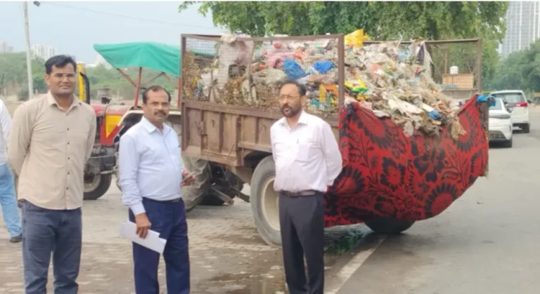 Cleaning System: सफाई व्यवस्था में लापरवाही पर ठेकेदार पर 3 लाख रुपये का जुर्माना, शहर की सफाई संभालने के लिए फील्ड में उतरे अधिकारी