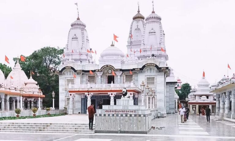Uttar Pradesh : गुरु पूजन कर शिष्यों को आशीर्वाद देंगे गोरक्षपीठाधीश्वर