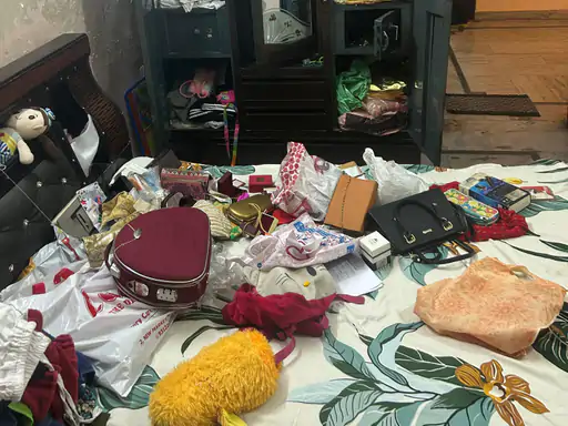 Greater Noida Theft: रक्षाबंधन पर गांव गया था परिवार, बंद घर से लाखों के जेवर और 65 हजार रुपये नकद चोरी; CCTV में कैद वारदात Greater Noida Theft: रक्षाबंधन पर गांव गया था परिवार, बंद घर से लाखों के जेवर और 65 हजार रुपये नकद चोरी; CCTV में कैद वारदात