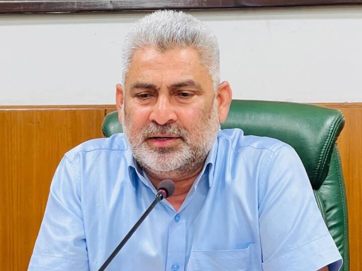 Punjab : कैबिनेट मंत्री लालचंद कटारुचक ने कनाडा में भारतीय स्टूडेंट्स के पोस्ट-ग्रेजुएशन वर्क परमिट संकट पर जताई चिंता, केंद्र सरकार से तुरंत दखल देने की मांग की