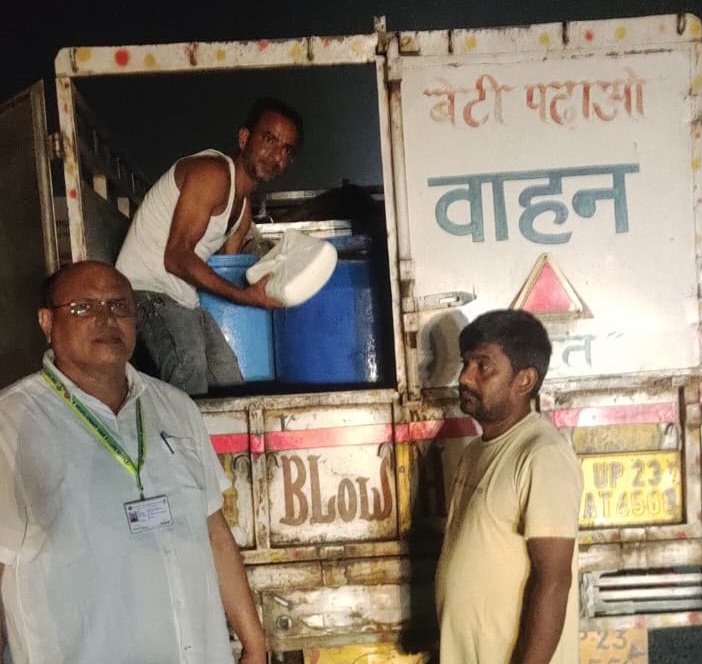 Hapur News : दिल्ली जा रहा 10 कुंतल मिलावटी पनीर हापुड़ में पकड़ा, मौके पर कराया नष्ट Hapur News : दिल्ली जा रहा 10 कुंतल मिलावटी पनीर हापुड़ में पकड़ा, मौके पर कराया नष्ट