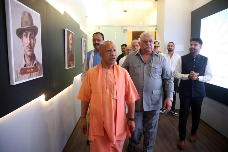Uttar Pradesh : जनहित से जुड़े हर मुद्दे को सदन में रखें जनप्रतिनिधि- मुख्यमंत्री