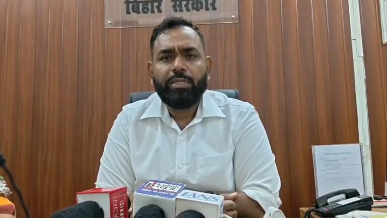 Bihar : रात के अंधेरे में हवाईअड्डे की जमीन पर कब्जे की कोशिश, भू-माफिया गिरोह का एक सदस्य गिरफ्तार, हाइवा जब्त