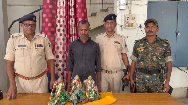 Bihar : लखौरा के राम-जानकी मंदिर से अष्टधातु की मूर्ति चोरी, पुलिस ने 24 घंटे में बरामद कर एक आरोपी को किया गिरफ्तार