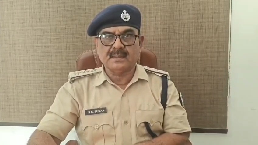 Bihar : व्यवहार न्यायालय में फर्जी आई-कार्ड का भंडाफोड़, एपीपी समेत तीन गिरफ्तार, बड़े गिरोह की जांच जारी Bihar : व्यवहार न्यायालय में फर्जी आई-कार्ड का भंडाफोड़, एपीपी समेत तीन गिरफ्तार, बड़े गिरोह की जांच जारी