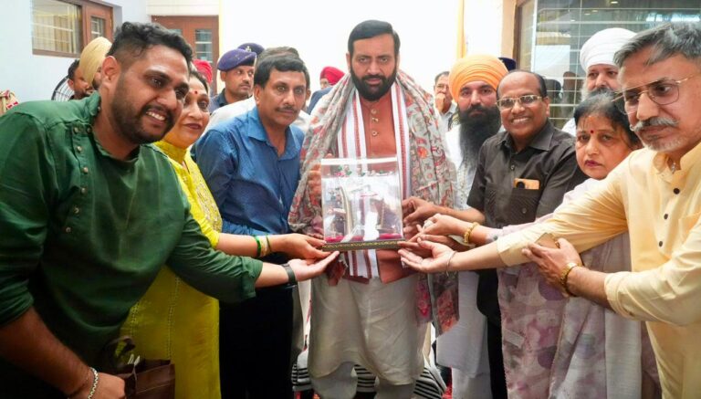 Gau Seva: समाना की पावन धरा पर आयोजित गौ कथा और गौ माता की सेवा का यह कार्यक्रम भारत की महान आध्यात्मिक एवं सनातन परंपरा का है भव्य साक्षी- मुख्यमंत्री नायब सिंह सैनी