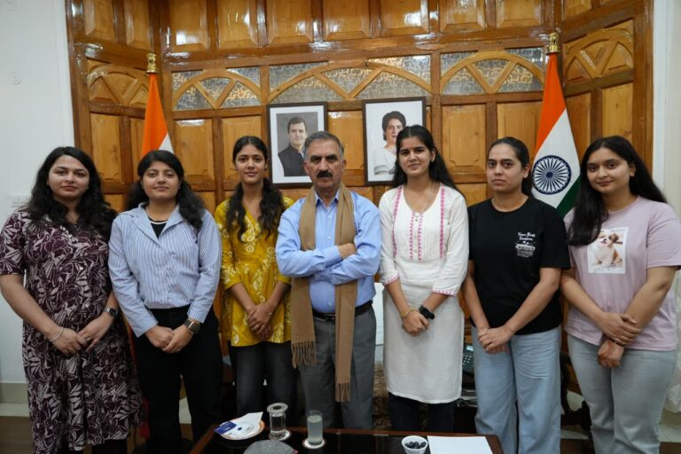 Himachal Pradesh Health: हिमाचल में स्वास्थ्य सुविधाओं को मिलेगा विस्तार, आईजीएमसी शिमला को स्पैक्ट, सेल सेपरेटर और 256-स्लाइस सीटी स्कैन मशीन