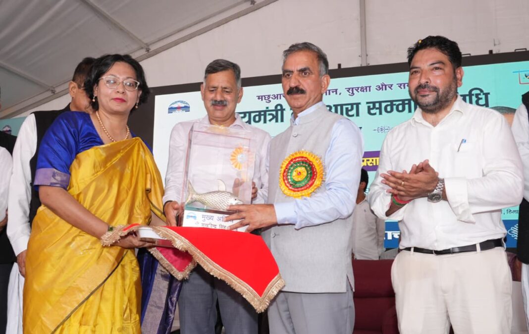 Fishermen Welfare: मुख्यमंत्री मछुआरा सम्मान निधि के तहत 1,500 मछुआरों को 52.50 लाख रुपये, कोल्ड स्टोरेज सब्सिडी बढ़ाकर 80 प्रतिशत Fishermen Welfare: मुख्यमंत्री मछुआरा सम्मान निधि के तहत 1,500 मछुआरों को 52.50 लाख रुपये, कोल्ड स्टोरेज सब्सिडी बढ़ाकर 80 प्रतिशत