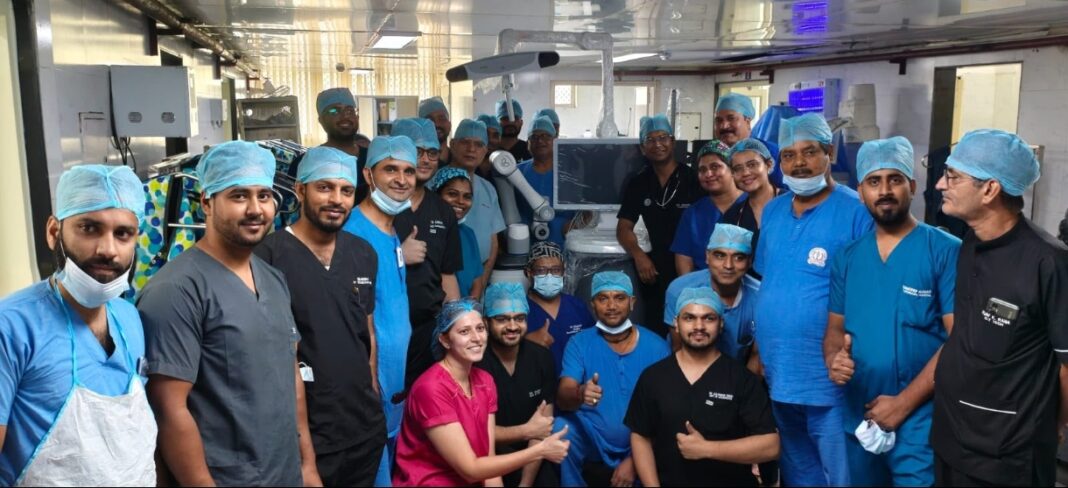 Robotic Knee Replacement: सफदरजंग अस्पताल में रोबोट से बदला घुटना, 75 वर्षीय बुजुर्ग को मिली नई चाल Robotic Knee Replacement: सफदरजंग अस्पताल में रोबोट से बदला घुटना, 75 वर्षीय बुजुर्ग को मिली नई चाल