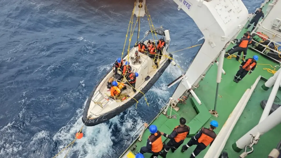 Ocean Winner Accident: लाइफराफ्ट से बचाए गए दो चीनी नागरिक सुरक्षित पारादीप पहुंचे, लापता चालक दल की तलाश जारी Ocean Winner Accident: लाइफराफ्ट से बचाए गए दो चीनी नागरिक सुरक्षित पारादीप पहुंचे, लापता चालक दल की तलाश जारी