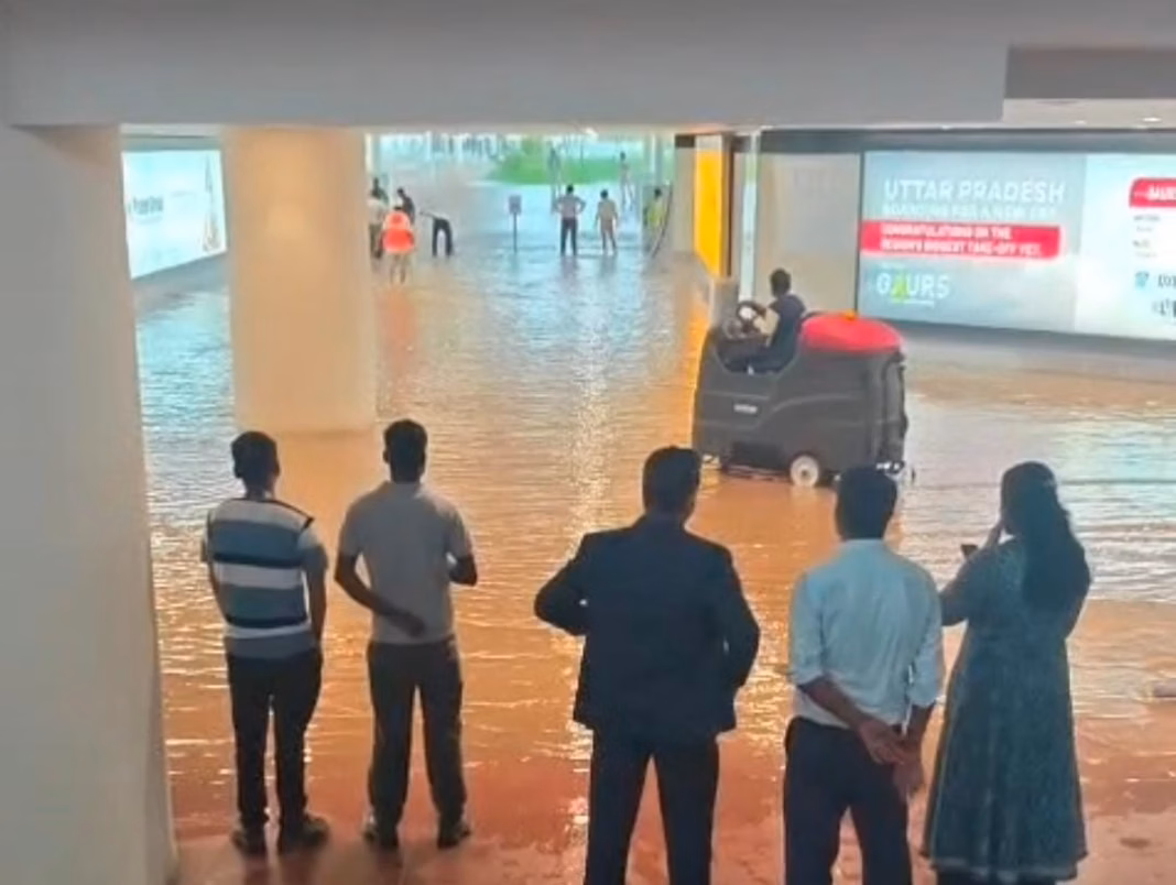 Airport Drainage: अब नोएडा एयरपोर्ट पर नहीं भरेगा पानी, मिट्टी और मलबे को रोकने की होगी व्यवस्था Airport Drainage: अब नोएडा एयरपोर्ट पर नहीं भरेगा पानी, मिट्टी और मलबे को रोकने की होगी व्यवस्था