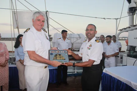 INS Sudarshini: अजोरेस में नौसैनिक दोस्ती का संदेश, आईएनएस सुदर्शिनी लिस्बन के लिए रवाना INS Sudarshini: अजोरेस में नौसैनिक दोस्ती का संदेश, आईएनएस सुदर्शिनी लिस्बन के लिए रवाना