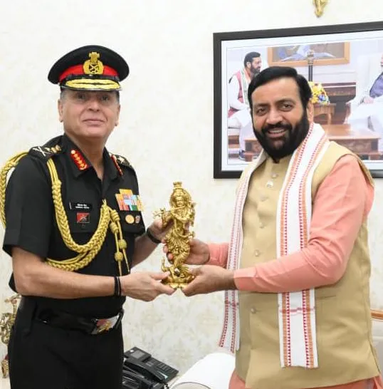 सेना प्रमुख जनरल धीरज सेठ ने हरियाणा के मुख्यमंत्री से की मुलाकात, सिविल-मिलिट्री समन्वय और पूर्व सैनिकों के कल्याण पर हुई चर्चा सेना प्रमुख