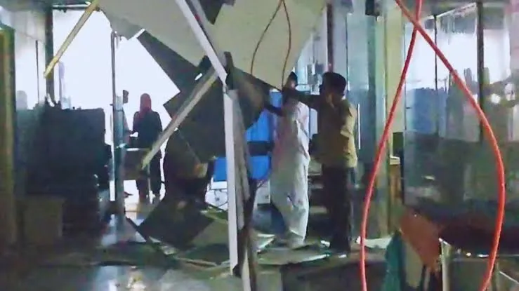 Noida Collectorate: जनसुविधा केंद्र में महिला पर गिरी फॉल्स सीलिंग के बाद मरम्मत की तैयारी, प्रशासन ने दिए निर्देश Noida Collectorate: जनसुविधा केंद्र में महिला पर गिरी फॉल्स सीलिंग के बाद मरम्मत की तैयारी, प्रशासन ने दिए निर्देश