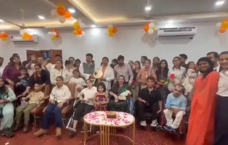  Noida Event: जन्मदिन पर विशेष बच्चों ने हाथों से बनाए तोहफे देकर केंद्रीय मंत्री का दिल जीता