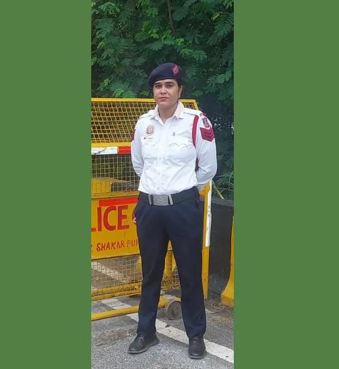 Delhi Traffic Police, Laxmi Nagar, Traffic Police Hero, Emergency Response, Delhi News