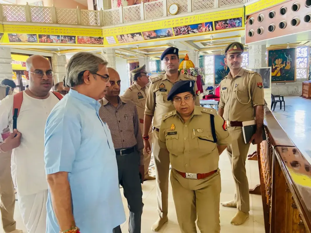 Janmashtami Security: इस्कॉन मंदिर में पुलिस ने सुरक्षा व्यवस्था का लिया जायजा, भीड़ प्रबंधन से लेकर पार्किंग तक की समीक्षा Janmashtami Security: इस्कॉन मंदिर में पुलिस ने सुरक्षा व्यवस्था का लिया जायजा, भीड़ प्रबंधन से लेकर पार्किंग तक की समीक्षा