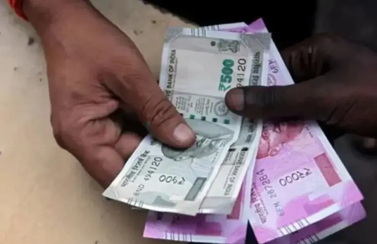 Noida Crime: कारोबारी को अगवा कर चेन-अंगूठी और 15 हजार रुपये लूटने का आरोप, 14 के खिलाफ मुकदमा