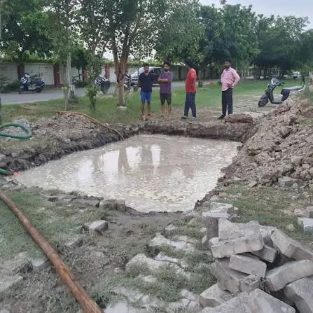  Greater Noida: अव्यान को कैंडल मार्च से श्रद्धांजलि, परिजनों ने जिम्मेदारों पर कार्रवाई की मांग उठाई