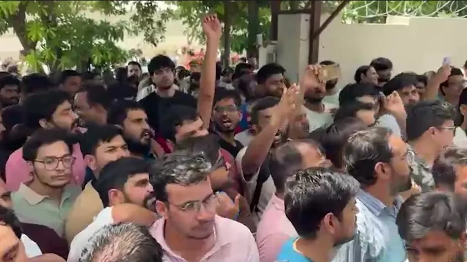 NEET-PG 2026: देशभर में 2.65 लाख से ज्यादा अभ्यर्थियों ने दी परीक्षा, जयपुर के 2,445 उम्मीदवारों का 5 सितंबर को फिर होगा टेस्ट NEET-PG 2026: देशभर में 2.65 लाख से ज्यादा अभ्यर्थियों ने दी परीक्षा, जयपुर के 2,445 उम्मीदवारों का 5 सितंबर को फिर होगा टेस्ट