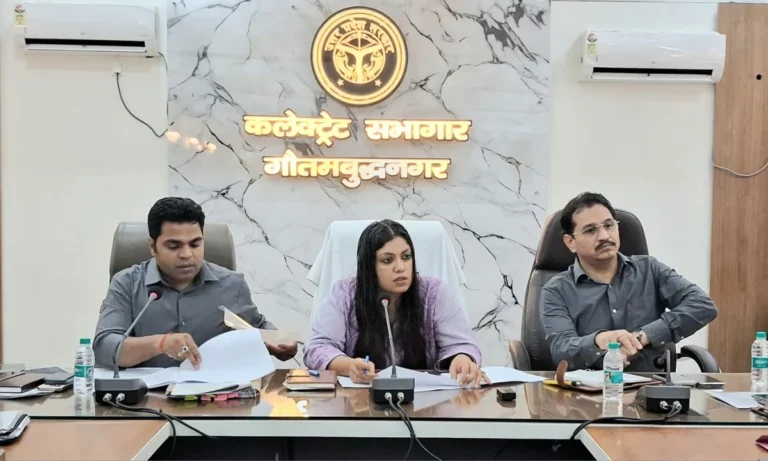 School Fees: मनमानी फीस वसूलने पर सात निजी स्कूलों पर कार्रवाई, एक-एक लाख रुपये का जुर्माना
