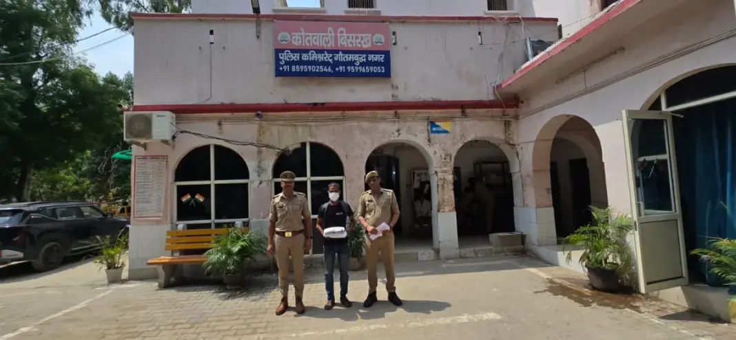 Murder Case: जसवीर मौर्य की गला दबाकर हत्या का खुलासा, आरोपी गोविन्द शर्मा गिरफ्तार Murder Case: जसवीर मौर्य की गला दबाकर हत्या का खुलासा, आरोपी गोविन्द शर्मा गिरफ्तार