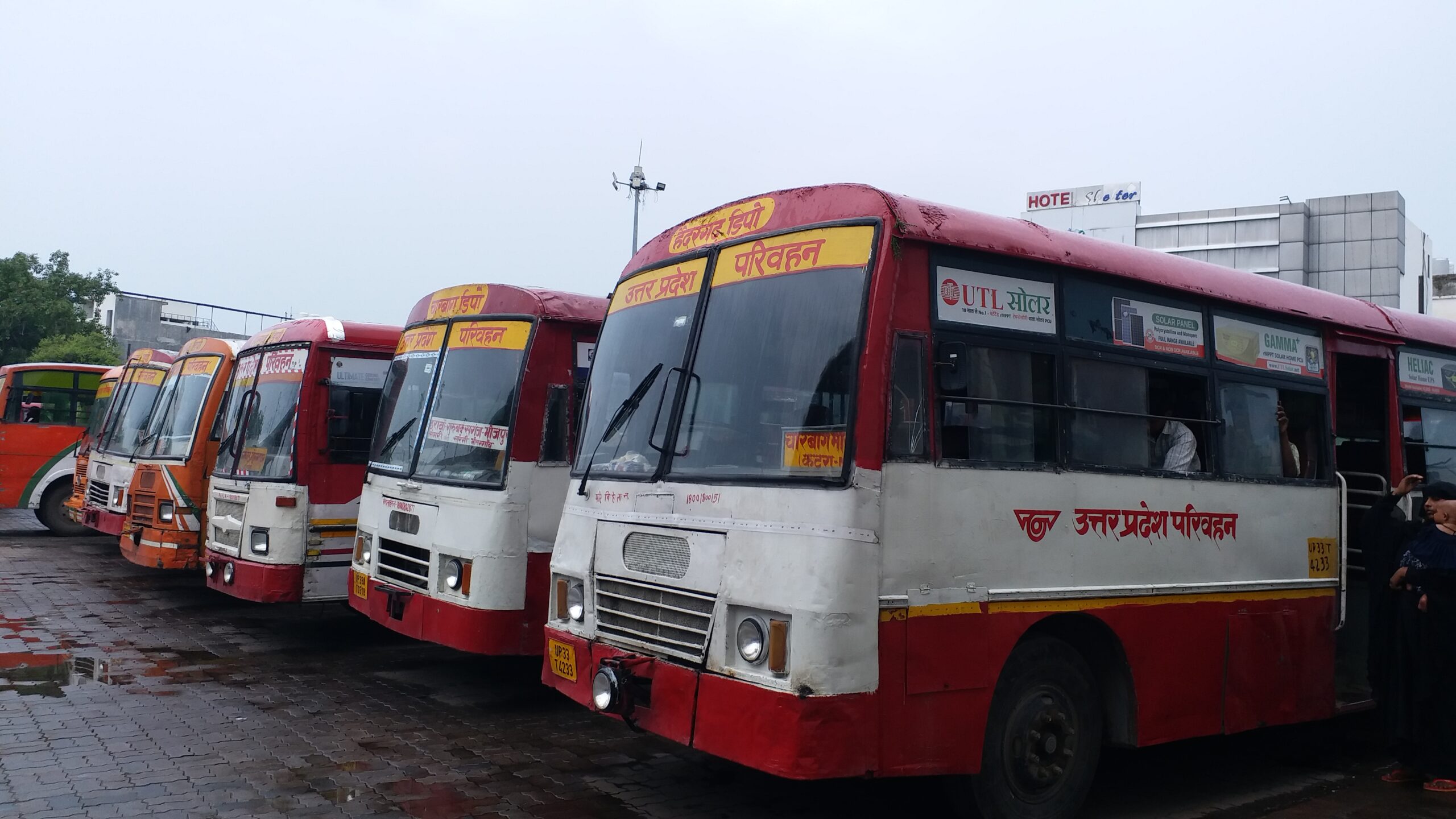 उत्तर प्रदेश : रोडवेज की बसों में 60 वर्ष से अधिक आयु की महिलाओं को मिलेगी नि:शुल्क यात्रा सुविधा उत्तर प्रदेश : रोडवेज की बसों में 60 वर्ष से अधिक आयु की महिलाओं को मिलेगी नि:शुल्क यात्रा सुविधा