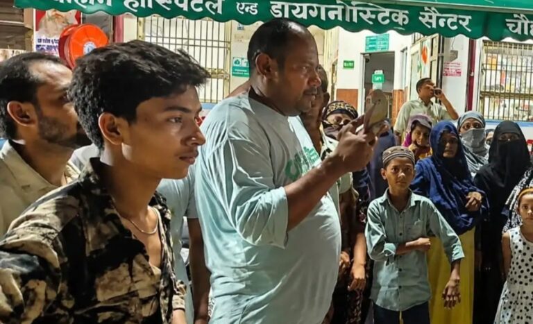 Uttar Pradesh : हापुड़ में जर्जर बिजली लाइन में लगी आग, करंट की चपेट में आकर 7 साल का बच्चा गंभीर रूप से झुलसा