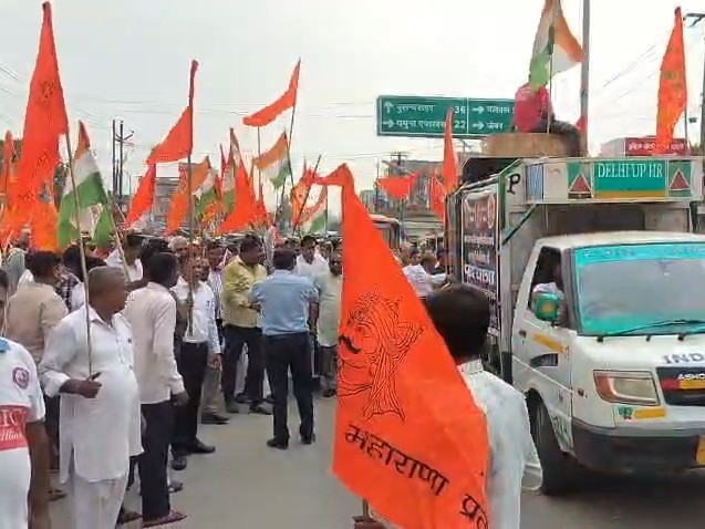 UGC Regulations Protest: ग्रेटर नोएडा में सवर्ण समाज का प्रदर्शन, पानी की टंकी पर चढ़कर लगाए रोलबैक के नारे UGC Regulations Protest: ग्रेटर नोएडा में सवर्ण समाज का प्रदर्शन, पानी की टंकी पर चढ़कर लगाए रोलबैक के नारे