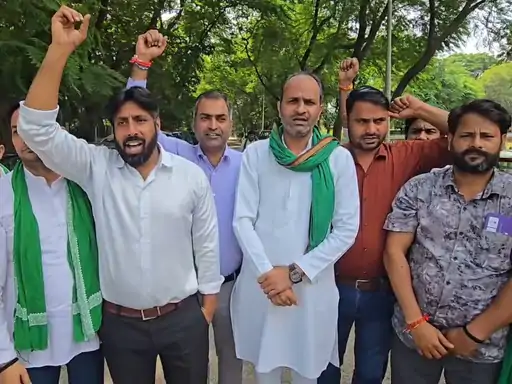 Farmers Mahapanchayat: 22 अक्टूबर को यमुना प्राधिकरण पर महापंचायत करेगी भारतीय किसान यूनियन, गांव-गांव चलेगा अभियान Farmers Mahapanchayat: 22 अक्टूबर को यमुना प्राधिकरण पर महापंचायत करेगी भारतीय किसान यूनियन, गांव-गांव चलेगा अभियान