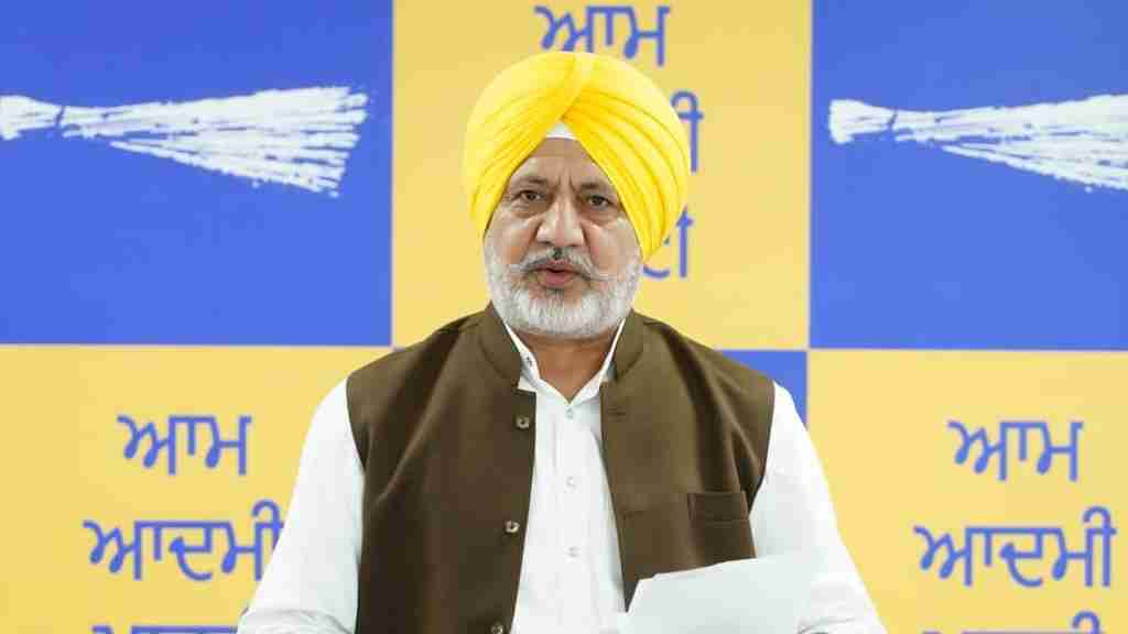 Chandigarh : लाशों पर राजनीति कर रहा है विपक्ष, पंजाब में भाजपा, कांग्रेस और अकाली दल बौखला गए हैं- बलतेज पन्नू Chandigarh : लाशों पर राजनीति कर रहा है विपक्ष, पंजाब में भाजपा, कांग्रेस और अकाली दल बौखला गए हैं- बलतेज पन्नू