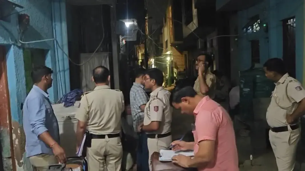 Delhi Murder: संगम विहार में घरेलू विवाद के बाद पत्नी को गोली मारने का आरोप, पति गिरफ्तार Delhi Murder, Tigri Murder Case, Sangam Vihar Crime, Delhi Crime, Husband Arrested