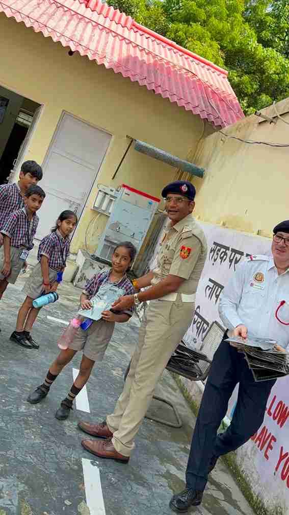 Delhi Traffic Police, Traffic Awareness, Road Safety, Gandhi Nagar Traffic Circle, Student Awareness